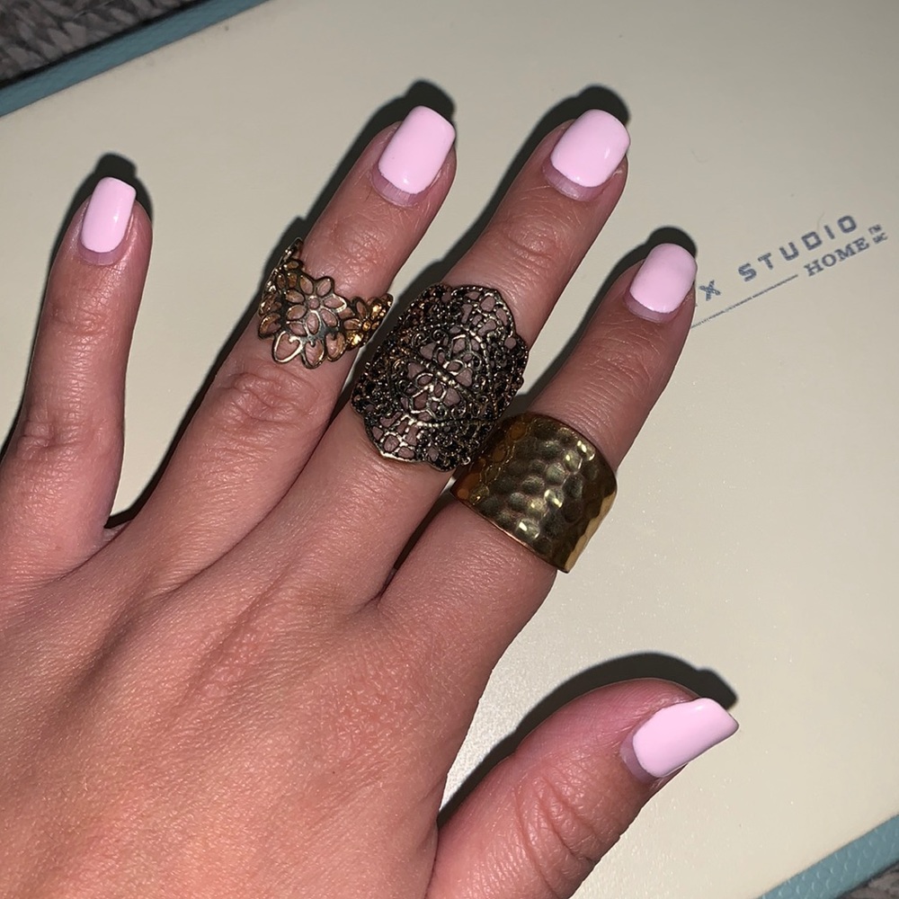 Set of rings